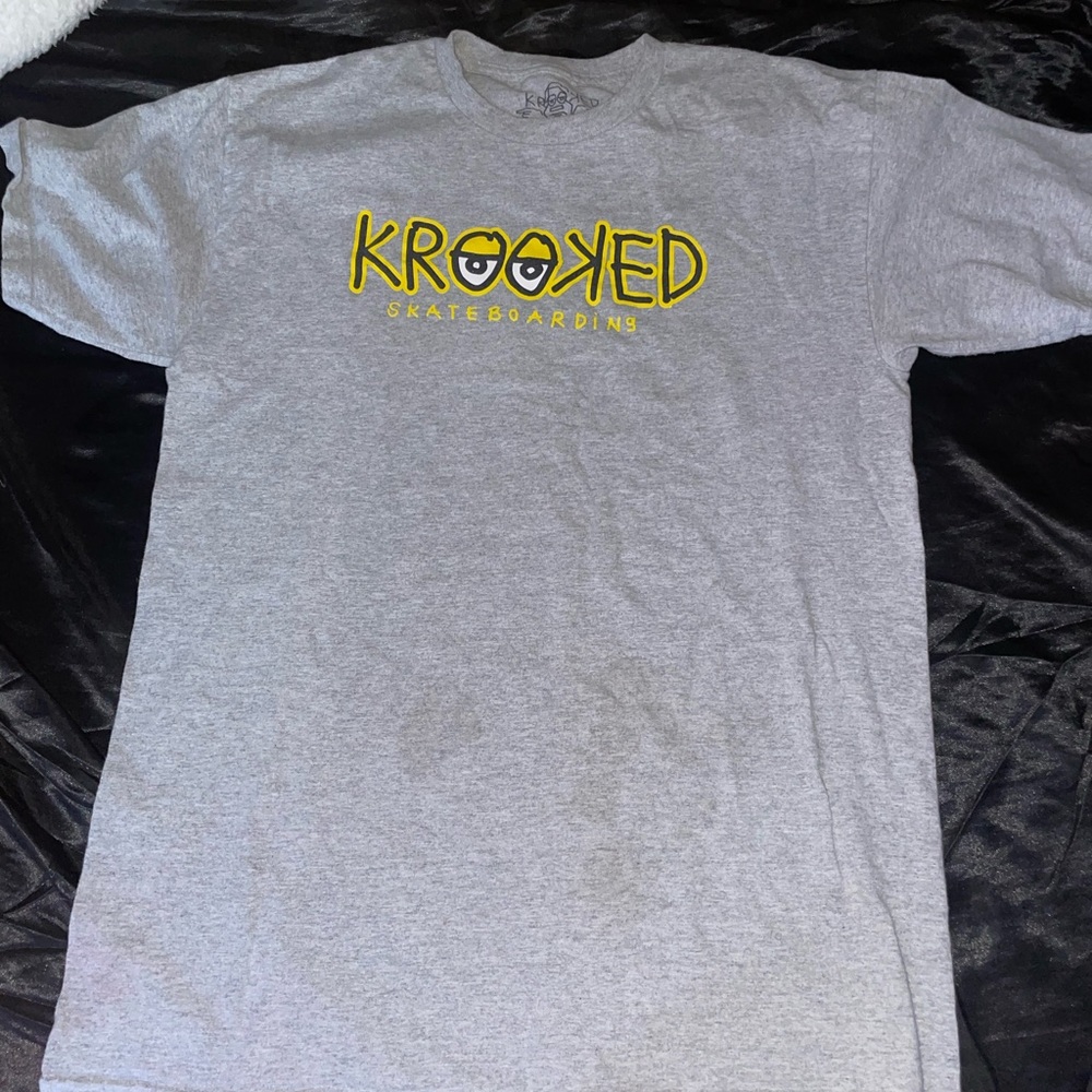 grey krooked t shirt